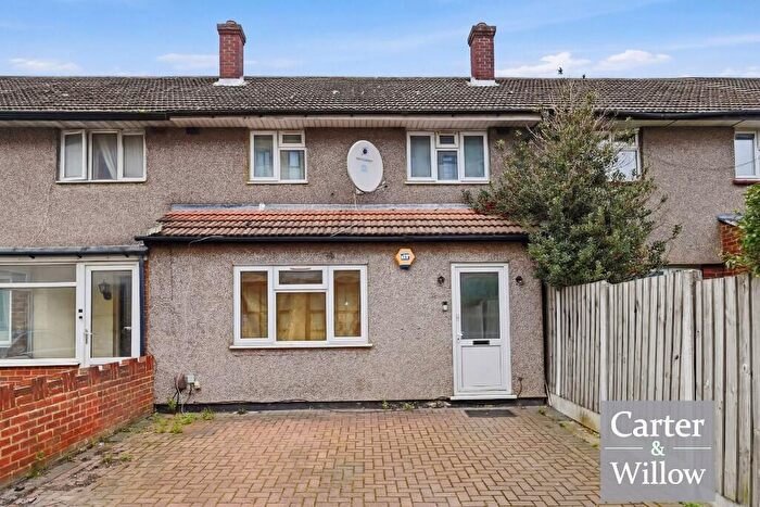 3 Bedroom Terraced House For Sale In Oxlow Lane, Dagenham, RM10