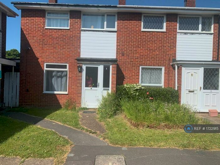 3 Bedroom End Of Terrace House To Rent In St. Pauls Gate, Wokingham, RG41