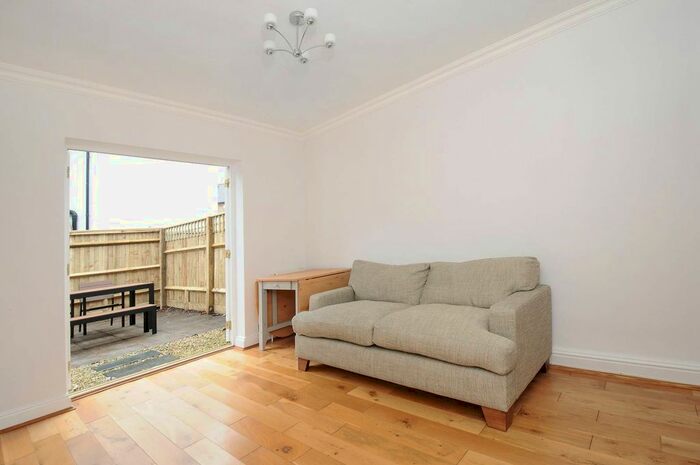 2 Bedroom Maisonette To Rent In Balvernie Grove, Southfields, London, SW18