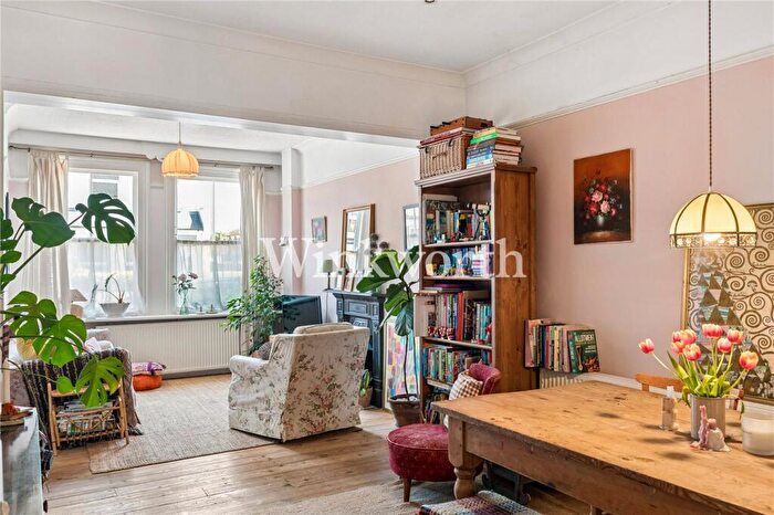3 Bedroom Terraced House For Sale In Cissbury Road, London, N15
