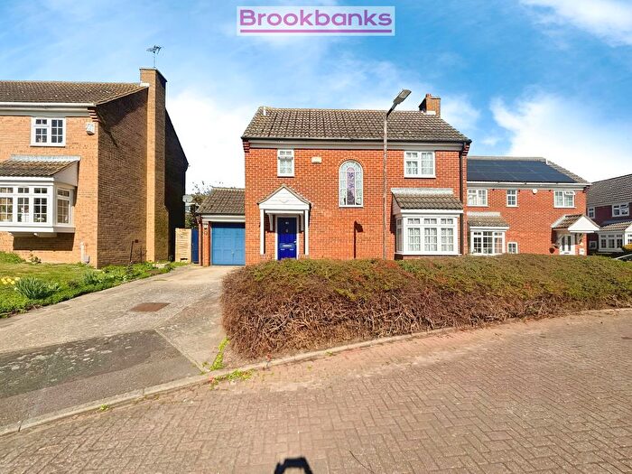 4 Bedroom Detached House For Sale In Dawson Drive, Hextable, Kent, BR8