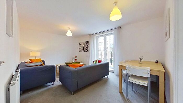 2 Bedroom Flat To Rent In Flaxmill Place, Edinburgh, EH6