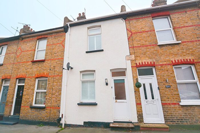2 Bedroom Terraced House For Sale In Brighton Avenue, Southend-On-Sea, SS1