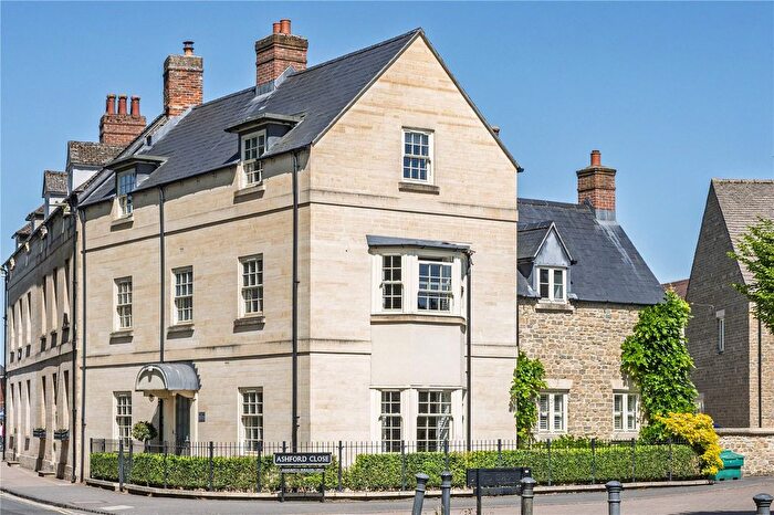 4 Bedroom End Of Terrace House For Sale In Oxford Street, Woodstock, Oxfordshire, OX20