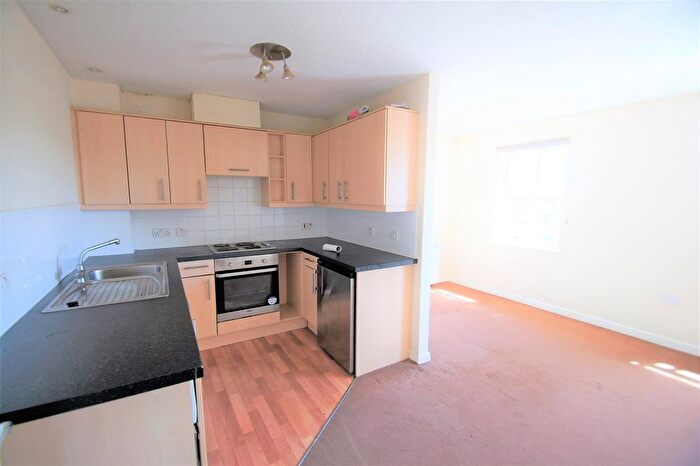 2 Bedroom Flat To Rent In Eden Court, Fallowfield, M14