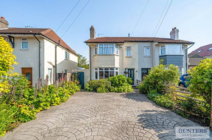 3 Bedroom Semi-Detached House For Sale In Mayplace Road East, Bexleyheath, DA7