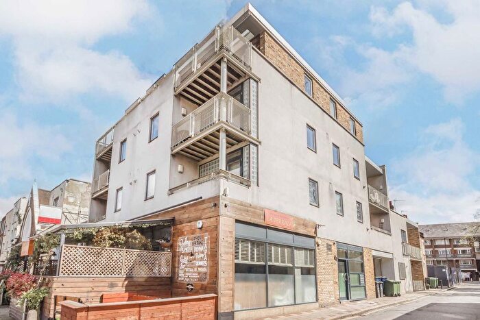 2 Bedroom Flat To Rent In Fenwick Place, London, SW9