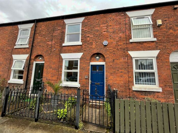 2 Bedroom House To Rent In Crossway, Manchester, M20