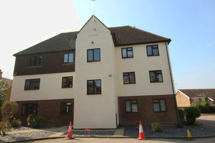 2 Bedroom Flat To Rent In Abbotts Place, Chelmsford, CM2