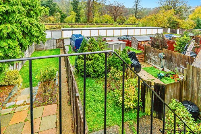 2 Bedroom Maisonette For Sale In Godstone Road, Whyteleafe, CR3