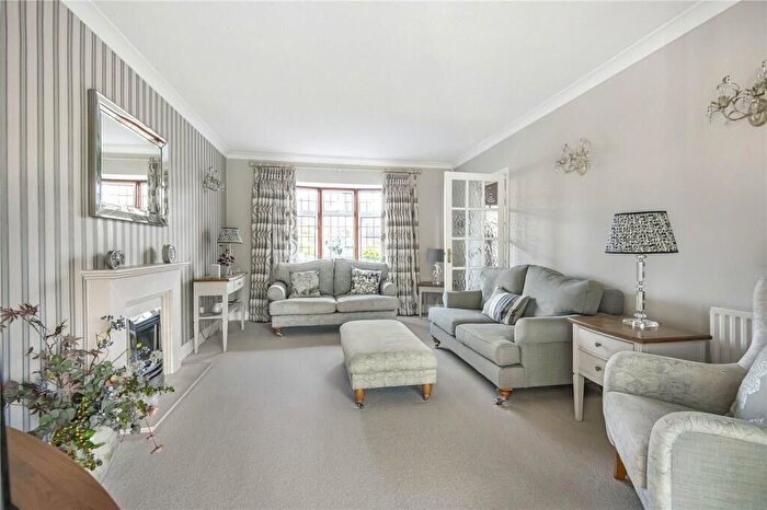 4 Bedroom Detached House To Rent In Haling Park Road, South Croydon, Surrey, CR2