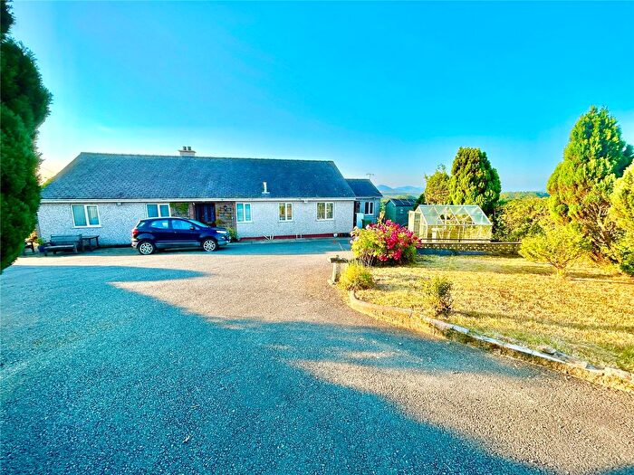 4 Bedroom Bungalow For Sale In Talwrn, Llangefni, Isle Of Anglesey, LL77