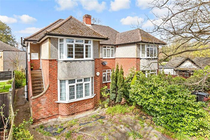 2 Bedroom Flat For Sale In Bridle Road, Shirley, Croydon, Surrey, CR0