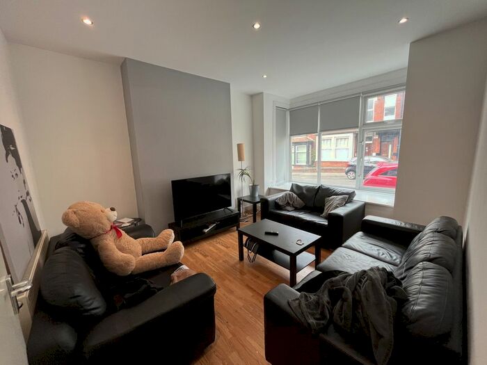 1 Bedroom Terraced House To Rent In Winston Gardens, Leeds, West Yorkshire, LS6