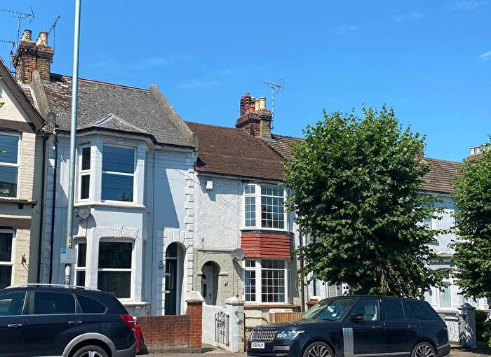 3 Bedroom Terraced House For Sale In Rock Avenue, Gillingham, ME7