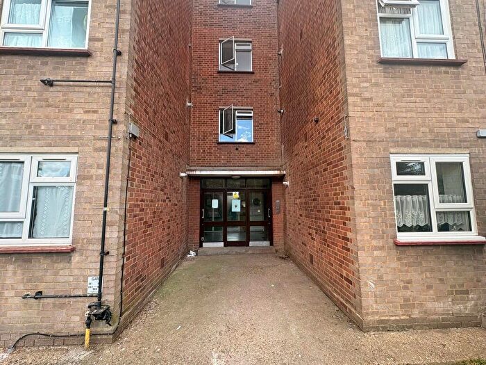 2 Bedroom Flat To Rent In Longbridge Road, Ilford, London, IG11