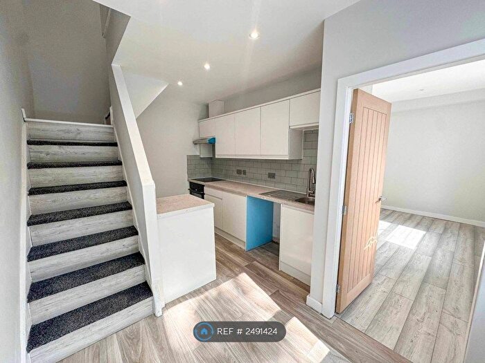 4 Bedroom Terraced House To Rent In Chapel Street, Bacup, OL13