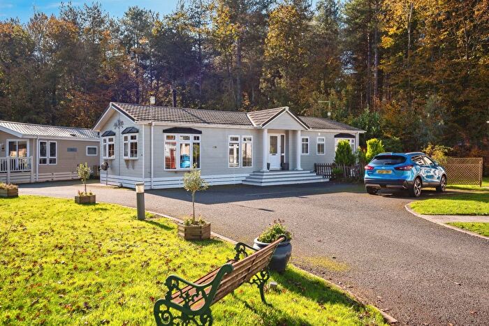 2 Bedroom Mobile/park Home For Sale In Capel Gardens, Ruckinge, Ashford, TN26