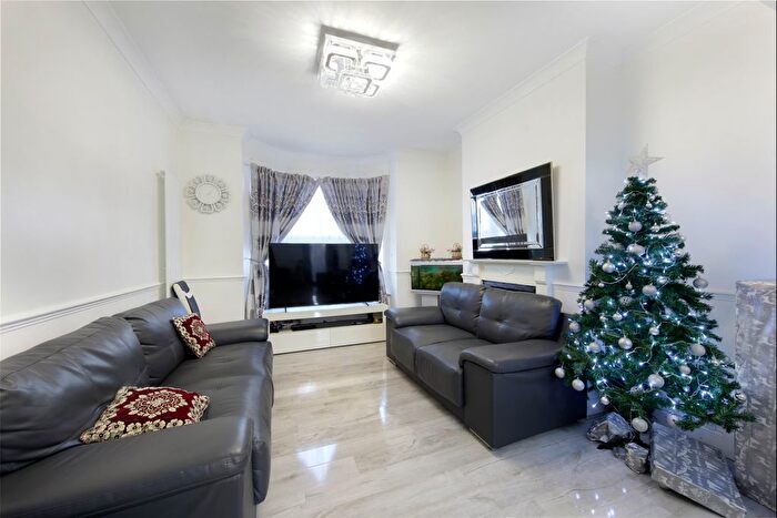 3 Bedroom Terraced House For Sale In Wickham Lane, Plumstead, SE2