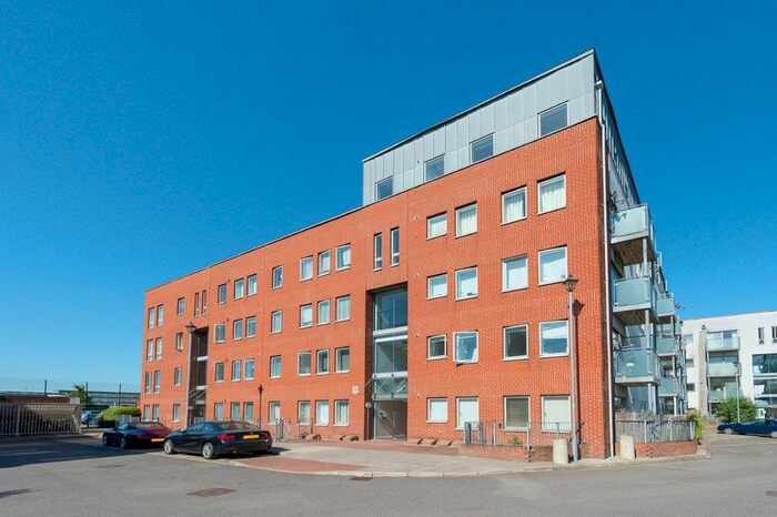 1 Bedroom Flat To Rent In Du Cane Road, London W12