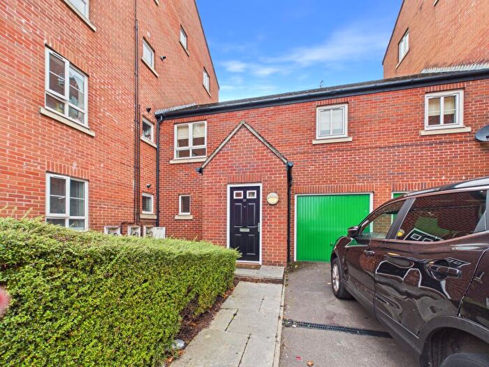 2 Bedroom Coach House To Rent In Ffordd Ty Unos, Cardiff, Heath, CF14