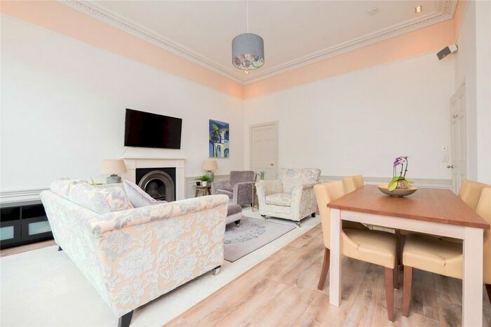 2 Bedroom Flat To Rent In Broughton Place, Edinburgh, EH1
