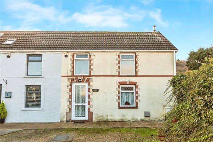 3 Bedroom Semi Detached House For Sale In Penclawdd, Swansea, SA4