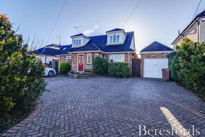 5 Bedroom Detached House For Sale In Common Road, Ingrave, CM13