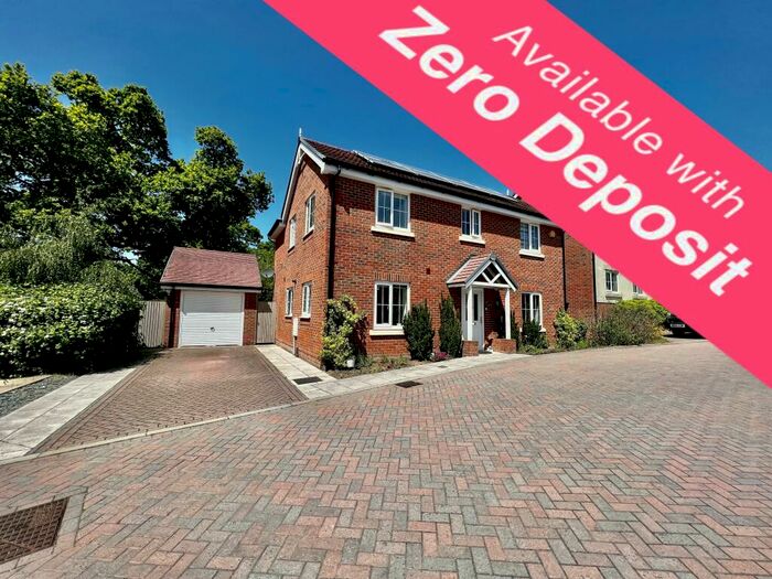 4 Bedroom Detached House To Rent In Hellyar Rise, Hedge End, Southampton, SO30