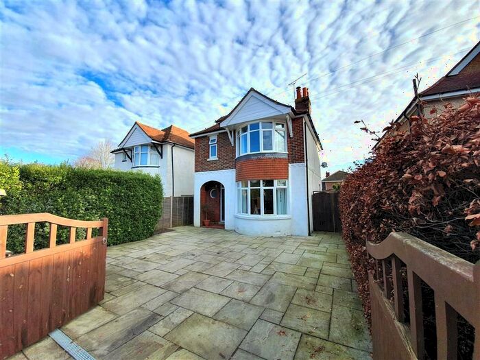 4 Bedroom Detached House To Rent In Monckton Road, Gosport, PO12