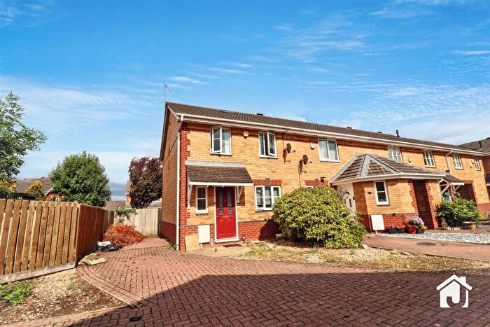 3 Bedroom Town House For Sale In Durban Road, Thurcaston Park, Leicester, LE4