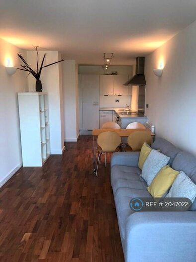 1 Bedroom Flat To Rent In Longfield Centre, Prestwich, Manchester, M25