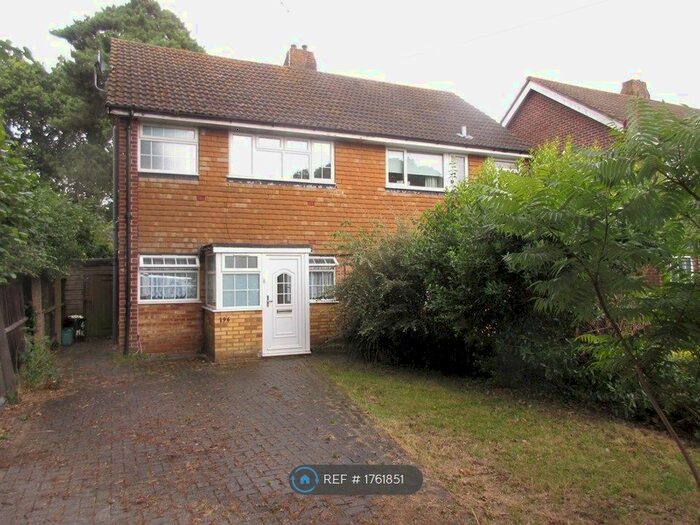 3 Bedroom Semi-Detached House To Rent In Buckingham Road, Hampton, TW12