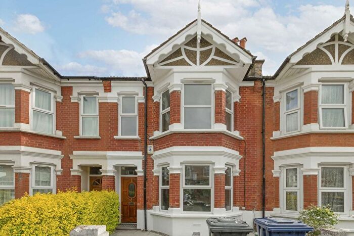 3 Bedroom Property To Rent In Drayton Avenue, West Ealing, W13