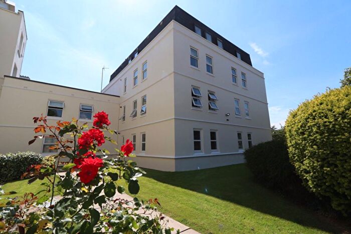 2 Bedroom Flat To Rent In The Park, Leckhampton, Cheltenham, GL50
