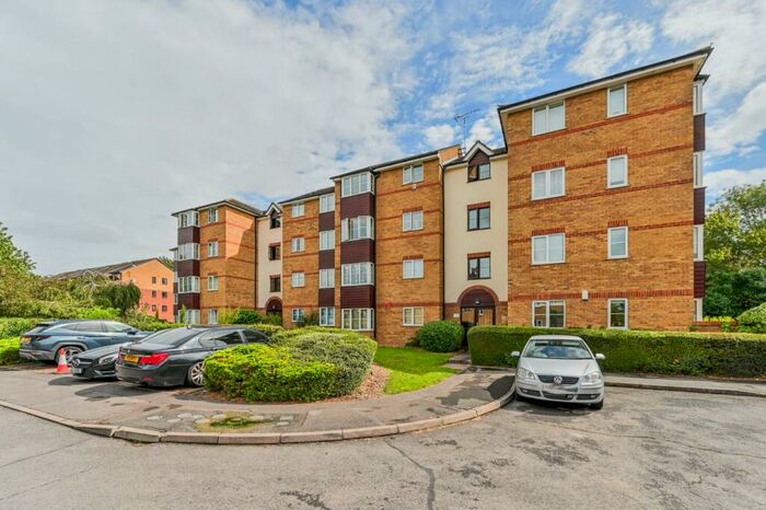 1 Bedroom Flat To Rent In Thurlow Close, London, , Chingford, London, E4