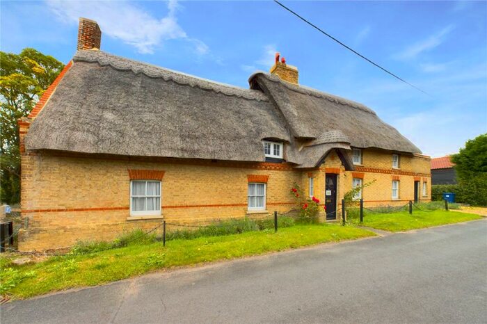 4 Bedroom Detached House To Rent In Pringle Way, Little Stukeley, Huntingdon, Cambridgeshire, PE28