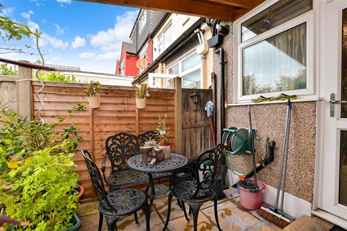 3 Bedroom Terraced House For Sale In Headley Drive, Ilford, Essex, IG2