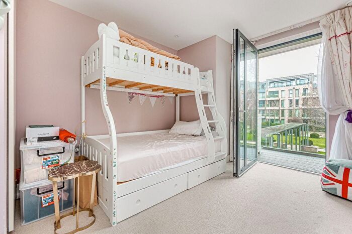 2 Bedroom Flat To Rent In Central Avenue, Sands End, SW6