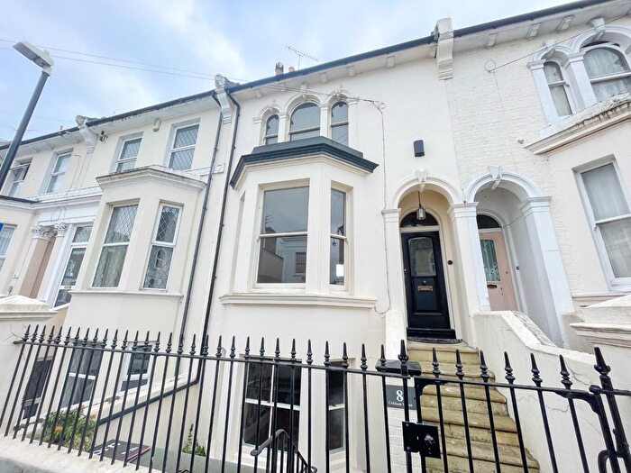 4 Bedroom Terraced House To Rent In Cobham Street, Gravesend, Kent, DA11