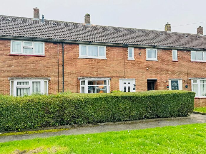 3 Bedroom Terraced House To Rent In Littlefield Road, Luton, LU2