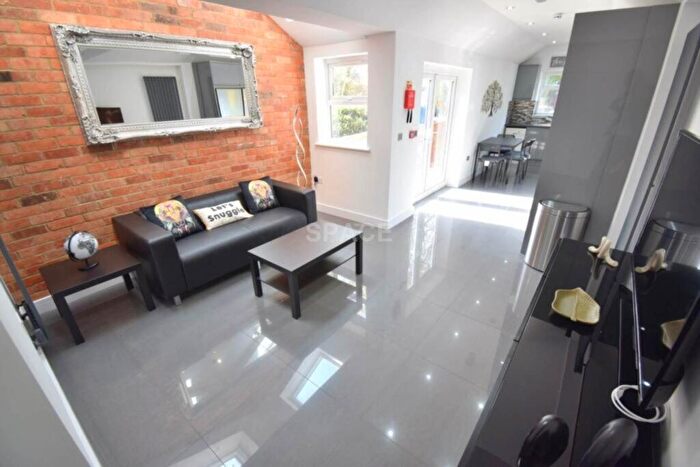 4 Bedroom Terraced House To Rent In St. Bartholomews Road, Reading, Berkshire, ., RG1
