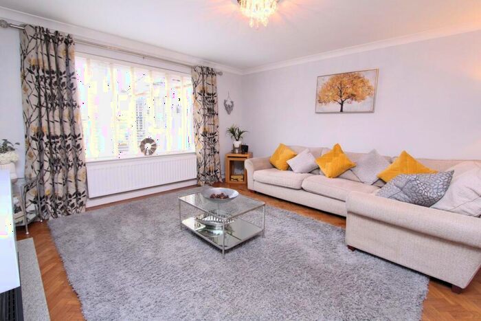 5 Bedroom Detached House For Sale In Highwood Road, Uttoxeter, ST14