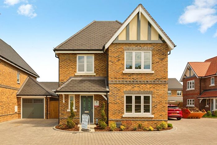 4 Bedroom Detached House For Sale In Little Green, Aston Clinton, Aylesbury, HP22