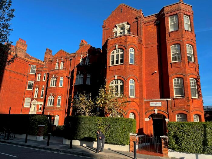 1 Bedroom Flat To Rent In Hamlet Gardens, Hammersmith, London, W6