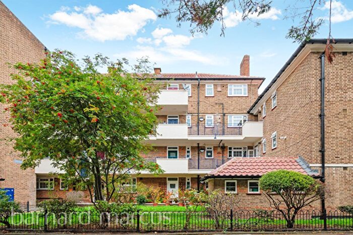 3 Bedroom Flat For Sale In London Road, Mitcham, CR4