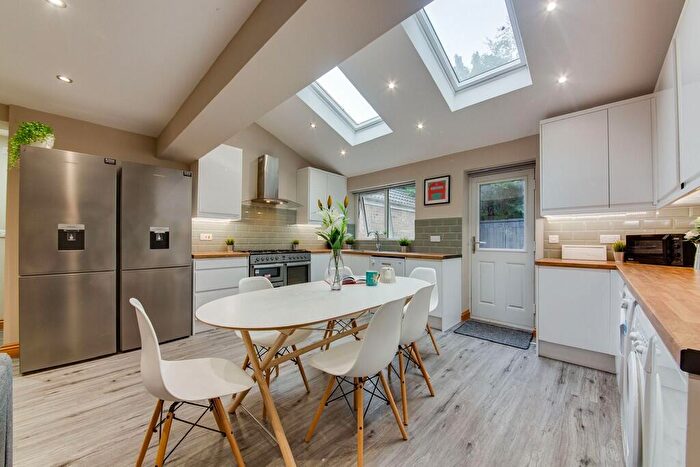 6 Bedroom Semi-Detached House To Rent In Swenson Avenue, Lenton, NG7