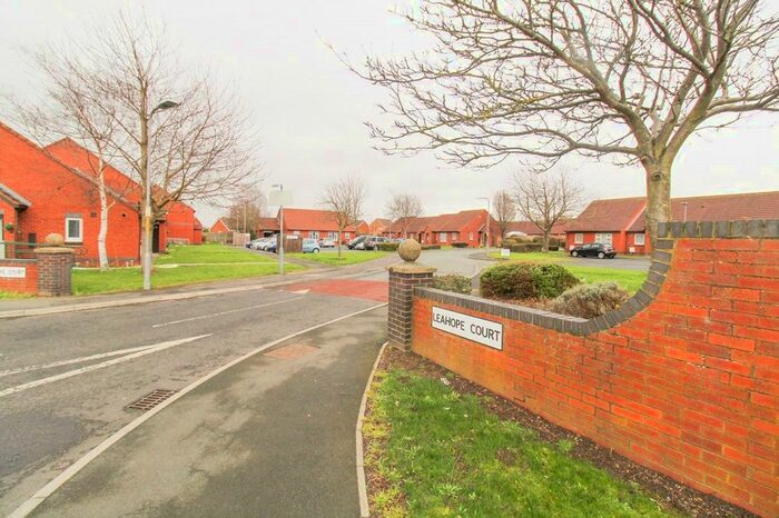 2 Bedroom Flat To Rent In Leahope Court, Thornaby, TS17