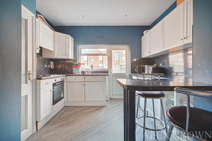 2 Bedroom Flat To Rent In Hercules Street, Holloway, N7