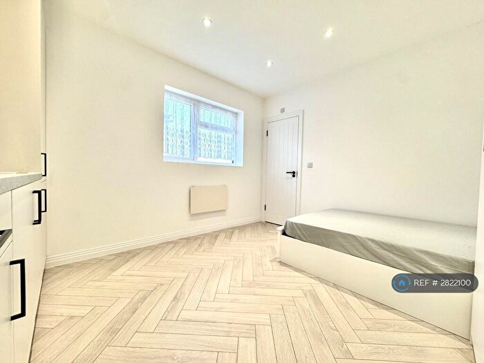 Studio To Rent In Streatfield Road, Harrow, HA3